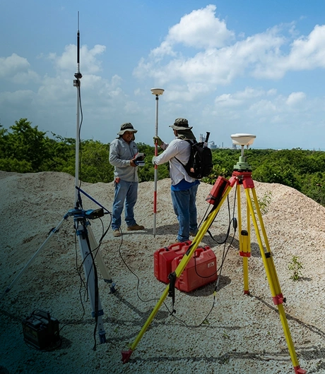 Instalación de rompeolas semisumergido en Yucatán